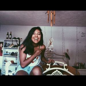 Meet your Posher, Abril